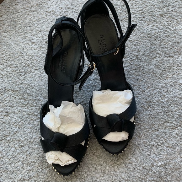 Vintage Gucci Black Satin peep toe heels - Picture 2 of 5
